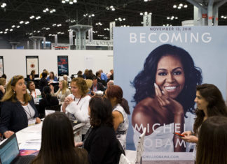 Sự kiện quảng bá sách của bà Michelle Obama tại châu Âu cháy vé